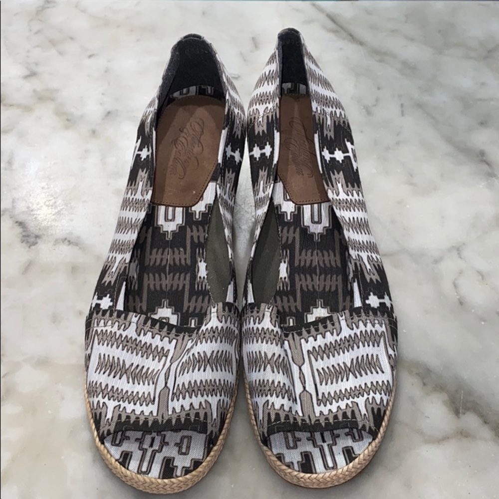 Stuart Weitzman / Theadora Callum Espadrilles